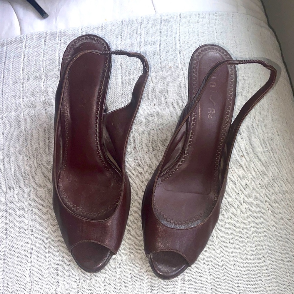 Lovely brown leather heeled sling back sandals